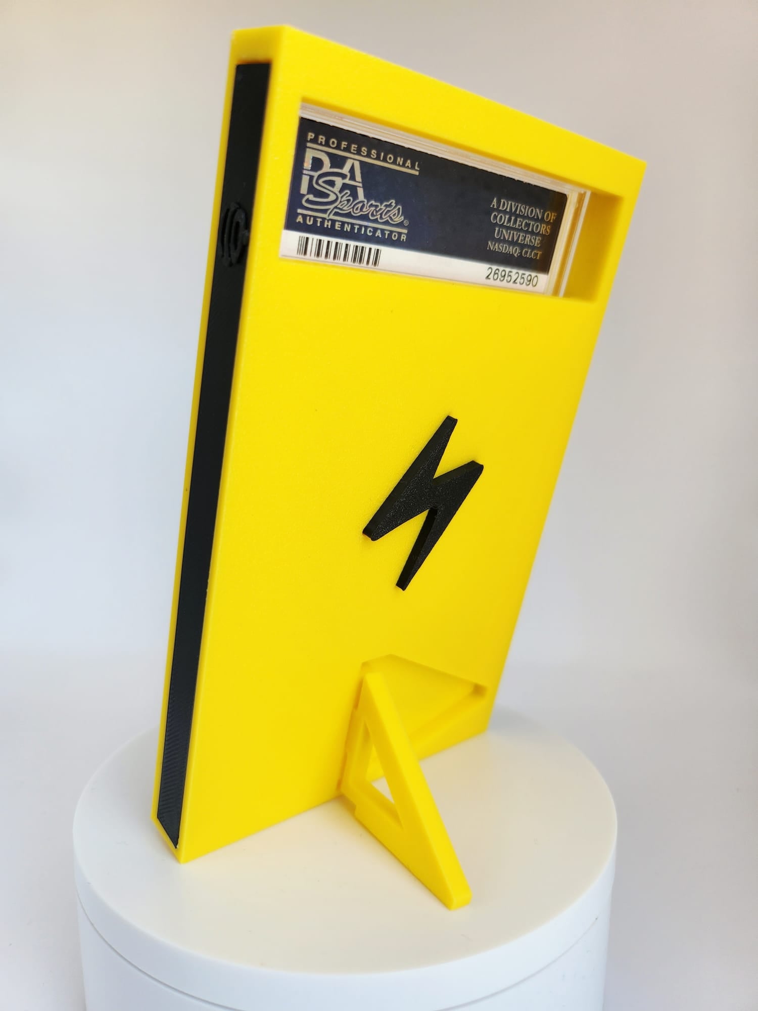 Graded Pokemon card display stand Didiego3D Graded Pokemon card display stand Didiego3D